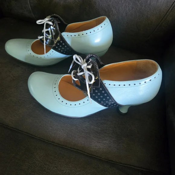 John Fluevog Bellevue Mollie Johnson Lace Up Aqua and Black Heels - Picture 5 of 7